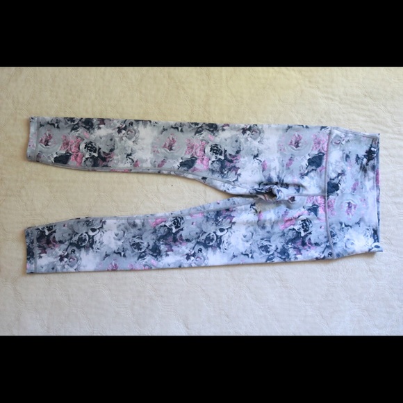 Lululemon Moody Mirage Gray Floral Leggings - Picture 2 of 15